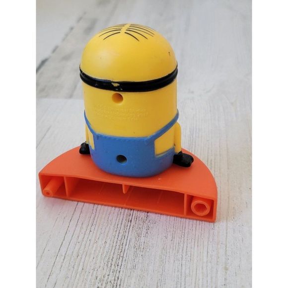 McDonald's Minion Despicable Me 2017 angry sad toy figure - Picture 5 of 9